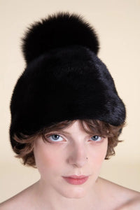 Mink hat with pon-pon paolomoretti