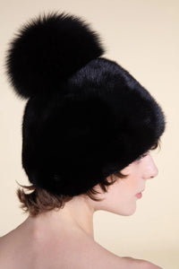 Mink hat with pon-pon paolomoretti