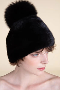 Mink hat with pon-pon paolomoretti