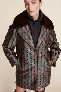 Mini padded coat with fur collar, with lapel collar and removable mink fur collar,  warm jacquard fabric and raglan sleeves 